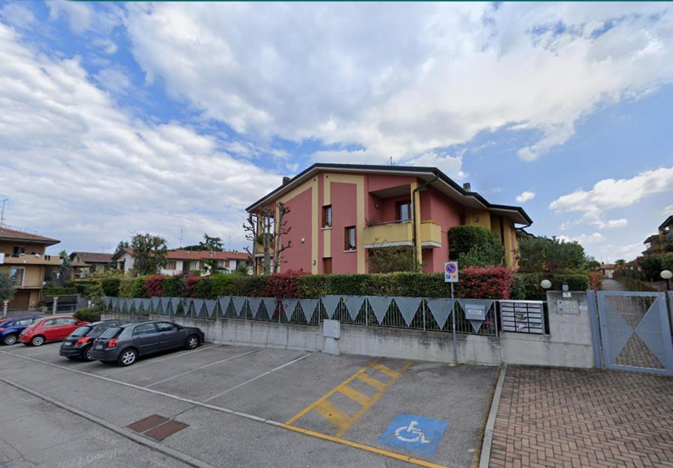 Luminoso Trilocale Con Piscina E Giardino Privato Desenzano del Garda Exterior foto