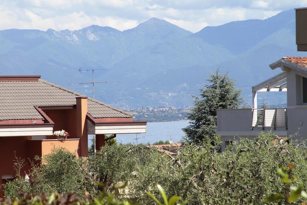 Luminoso Trilocale Con Piscina E Giardino Privato Desenzano del Garda Exterior foto